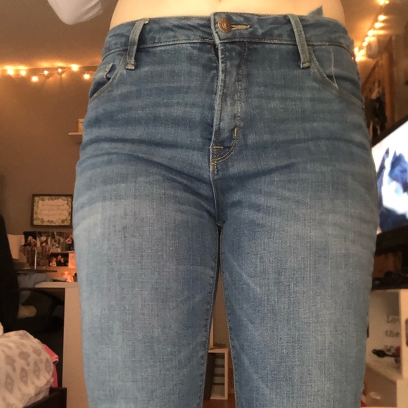 Old Navy High Waisted Jeans - Picture 2 of 4